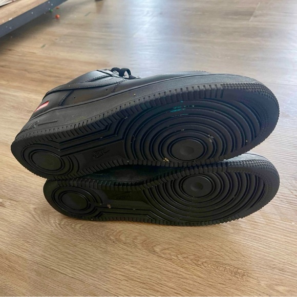 Nike Air Force 1 “Supreme” Black size 10.5 used with box 📦 - Picture 5 of 6